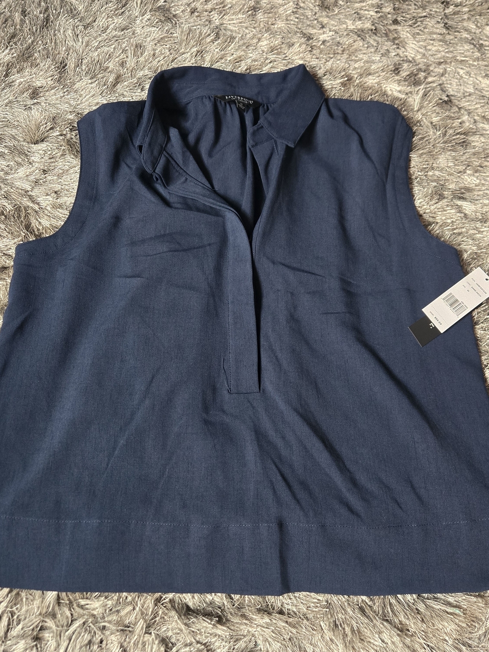 NWT Liverpool LA Sleeveless V-Neck Collared Top